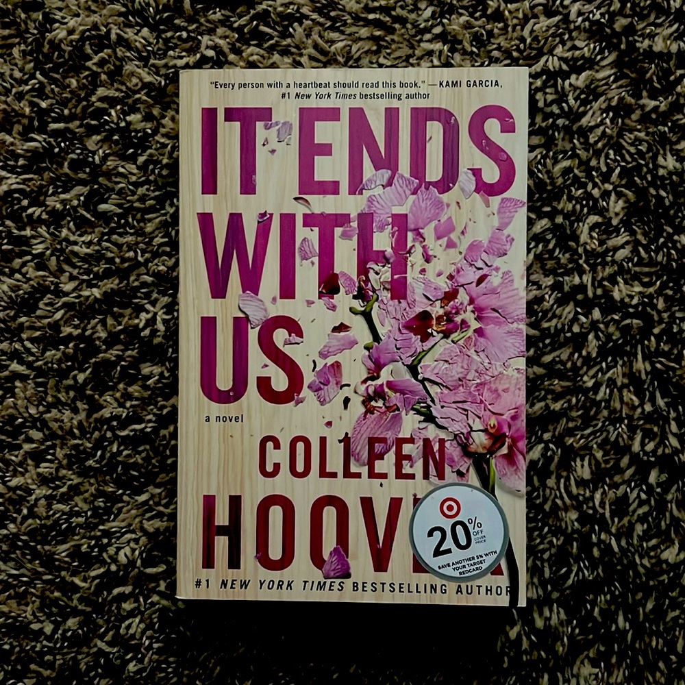 It Ends With Us by Colleen Hoover, Paperback, excellent condition